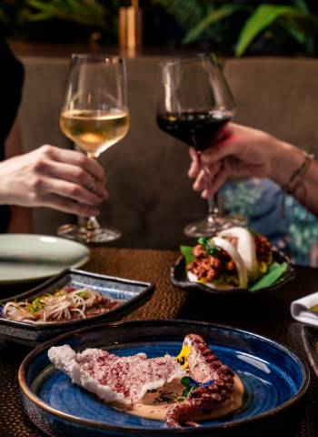 How Restaurants With Entertainment Are Winning The Dining Game